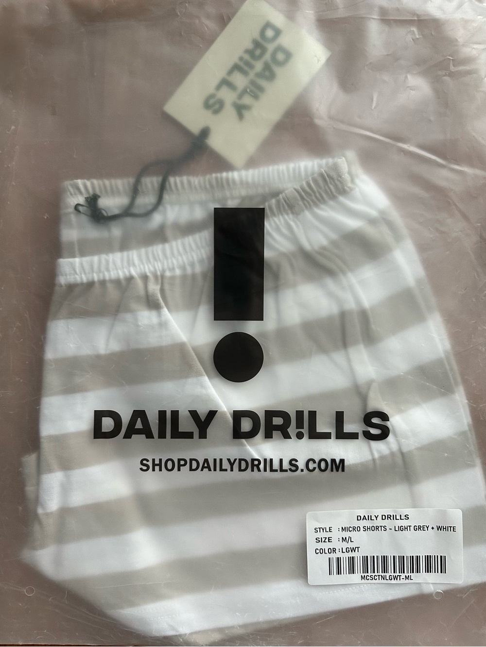Daily Drills Lt Gray and White Rugby Collared Shirt AND Matching shorts NWT M/L - Picture 8 of 8